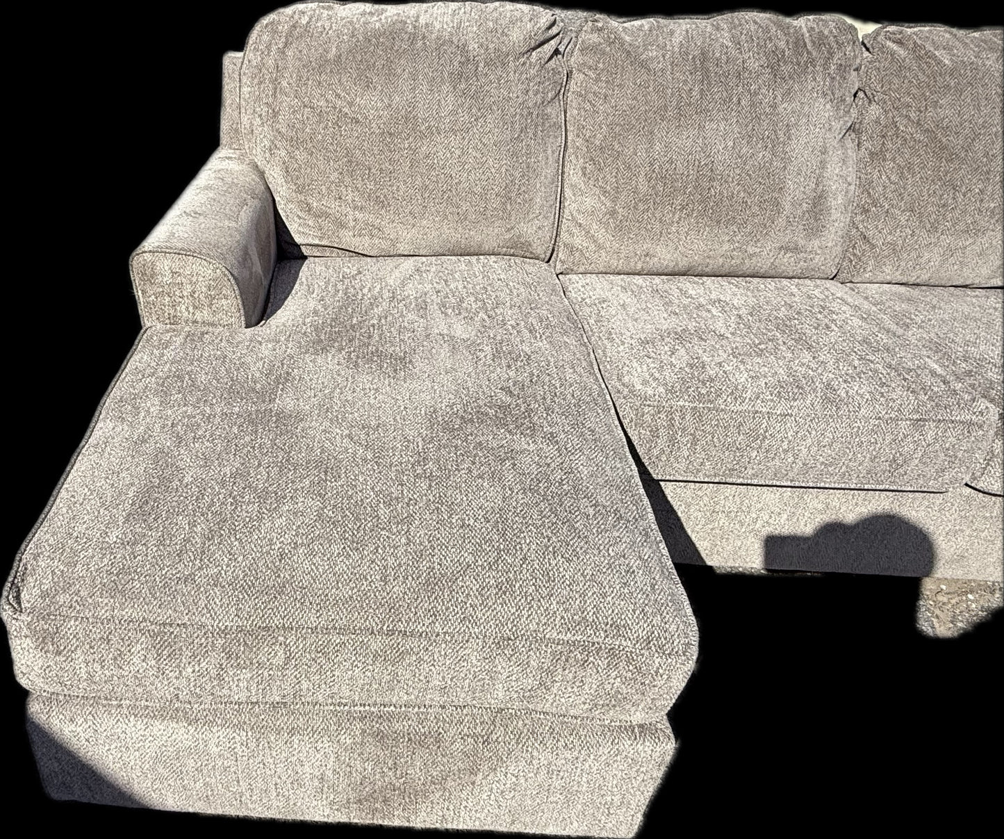 🛋️ O’Phannon Gray – 2 Piece Sectional (Great Condition)