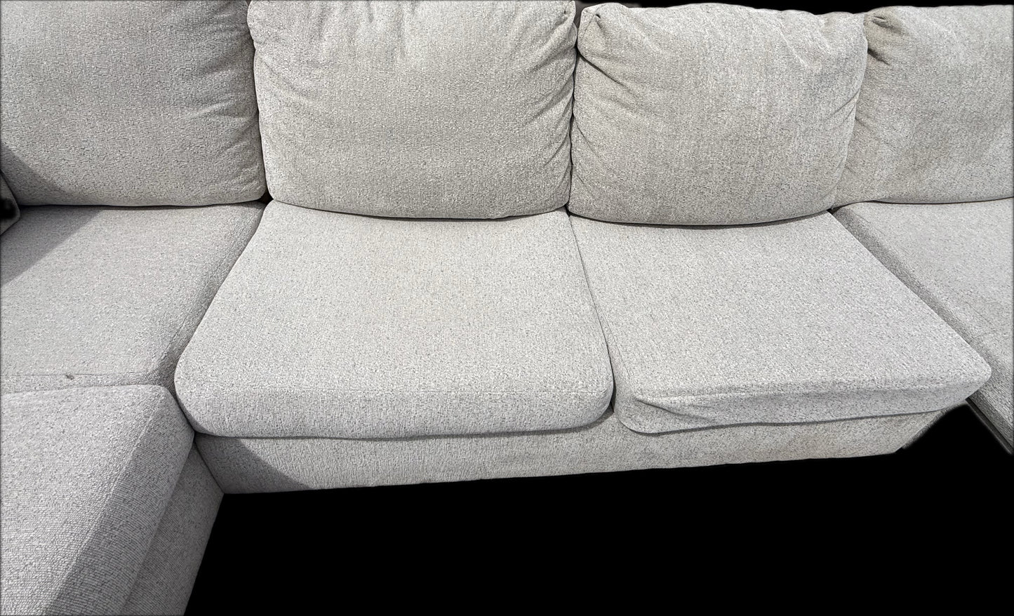 ποΈ Larry Taupe β 3-Piece Taupe Sectional (Good Condition)