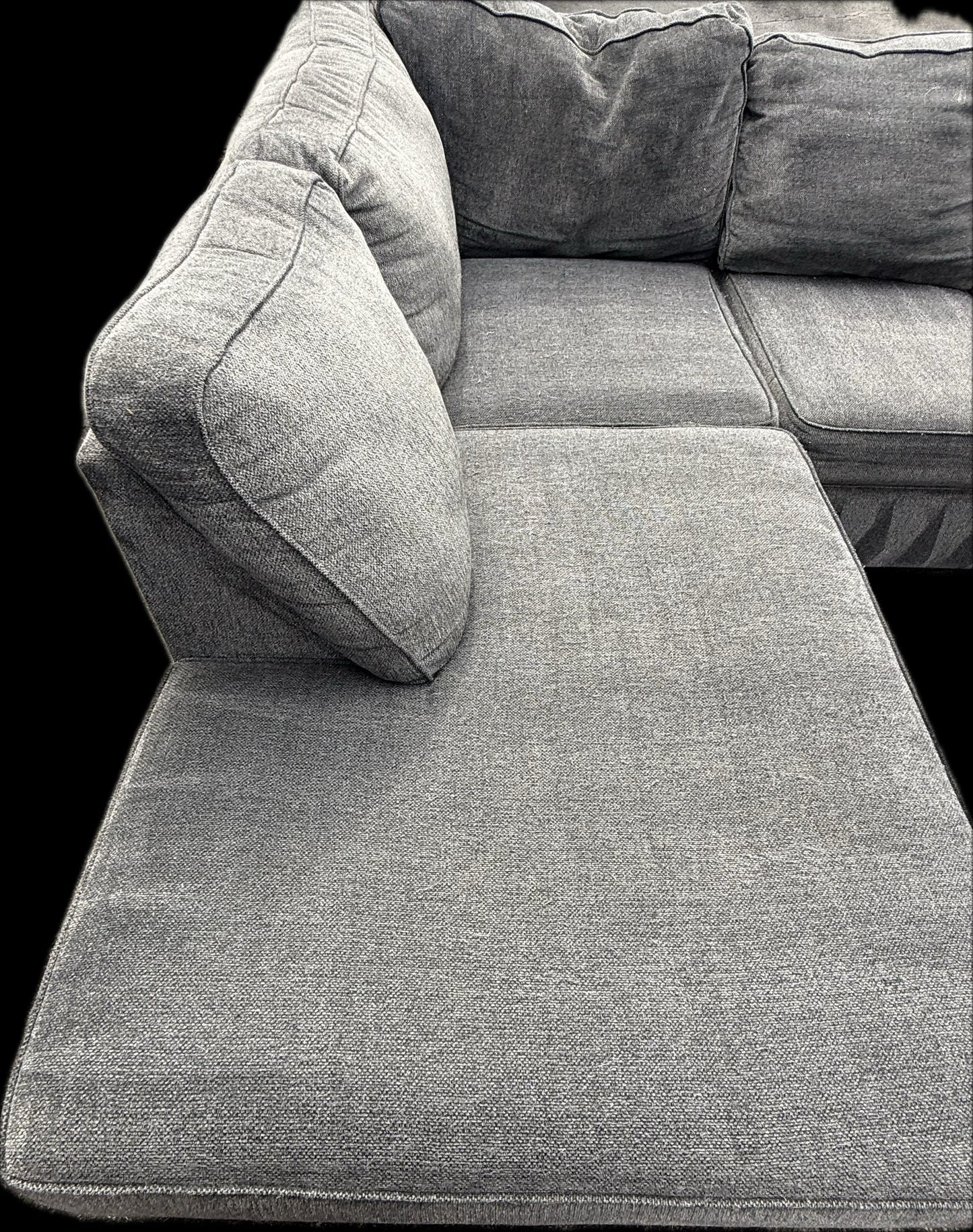 ๐๏ธ Broyhill Slate โ 2-Piece Sectional