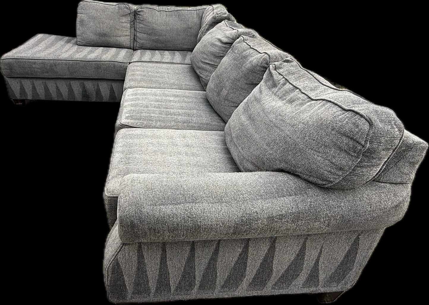 🛋️ Broyhill Slate – 2-Piece Sectional