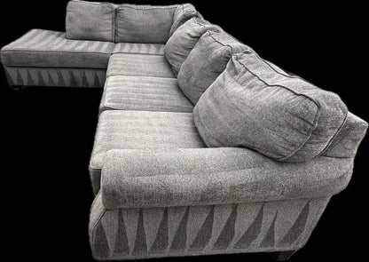 🛋️ Broyhill Slate – 2-Piece Sectional