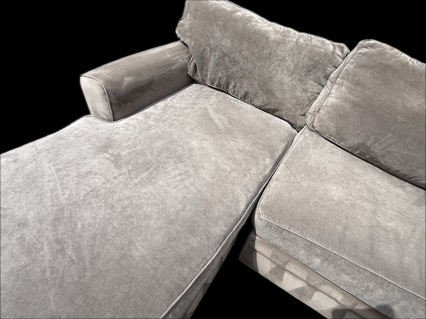 🛋️ Brown Sofa Sleeper – 2-Piece Sectional with Pull-Out Bed (Good Condition)