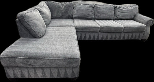 🛋️ Broyhill Slate – 2-Piece Sectional