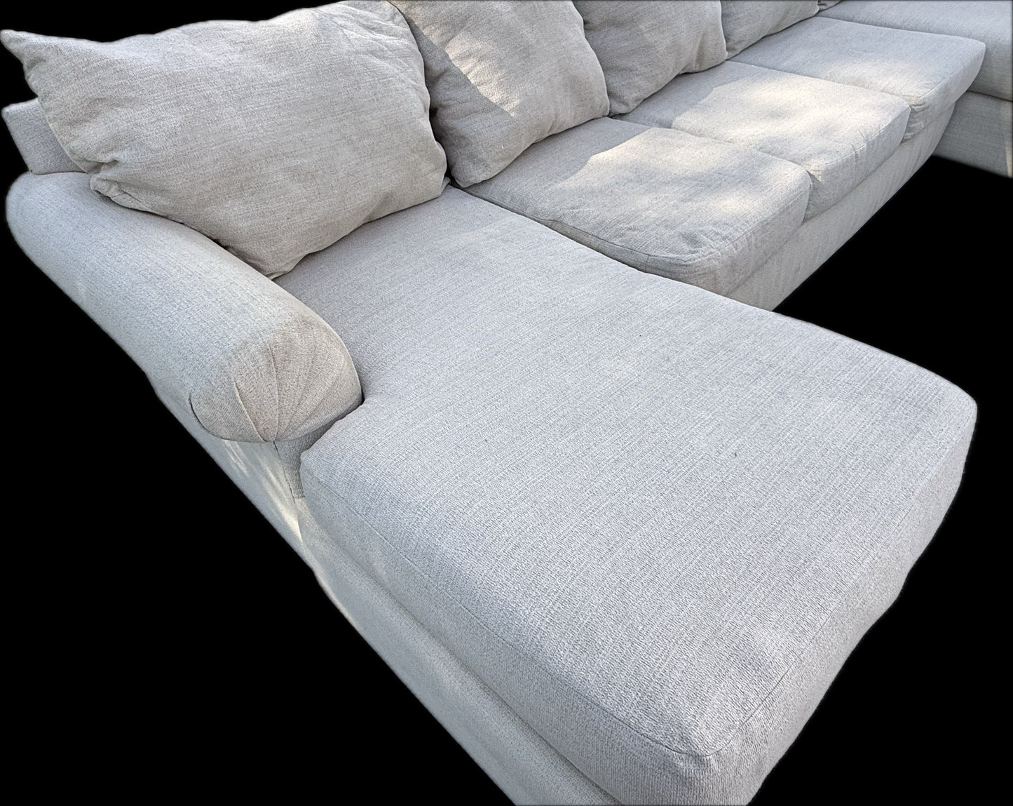 🛋️ The Summit – 3-Piece Light Beige Sectional (Great Condition)